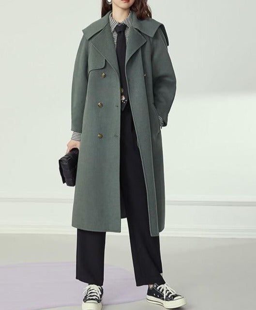 Beautifully Finished Coat in a Timeless Design