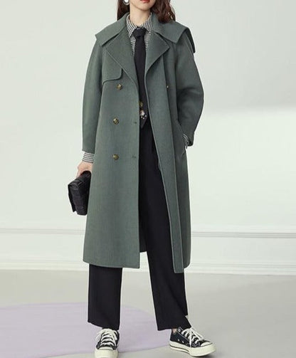 Beautifully Finished Coat in a Timeless Design
