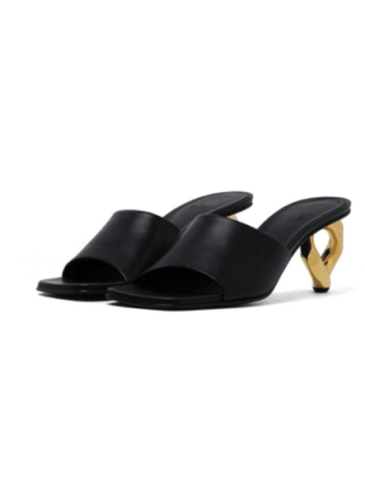 Well Tailored Sandals with a Graceful Silhouette