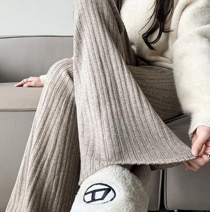 Gracefully Styled Pants for Any Occasion