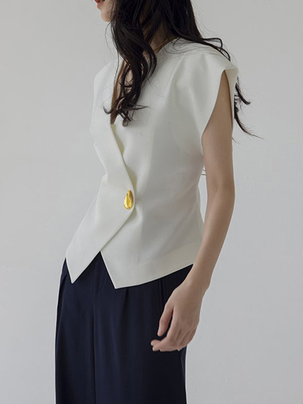 Effortlessly Elegant Top with a Timeless Design