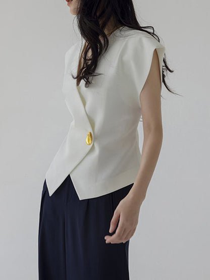 Effortlessly Elegant Top with a Timeless Design