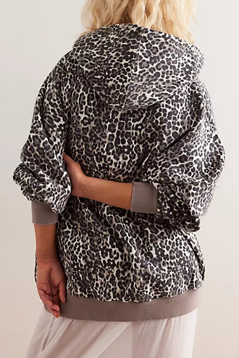Effortlessly Elegant Garment with a Timeless Design