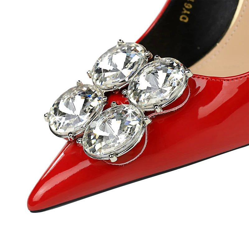 Beautifully Finished Heels in a Timeless Design