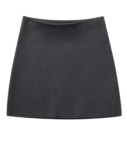 Effortlessly Elegant Garment with a Timeless Design