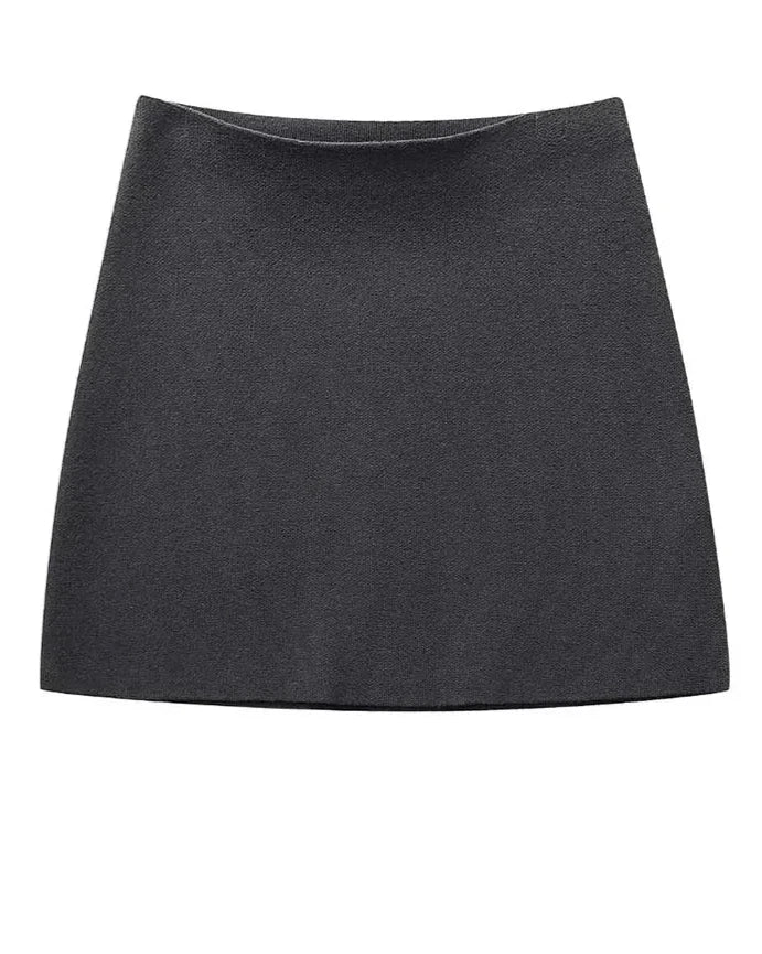 Effortlessly Elegant Garment with a Timeless Design