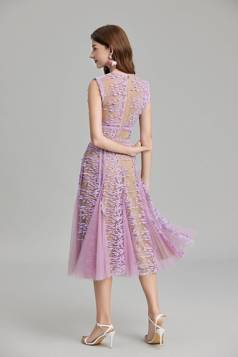 Well Tailored Dress with a Graceful Silhouette