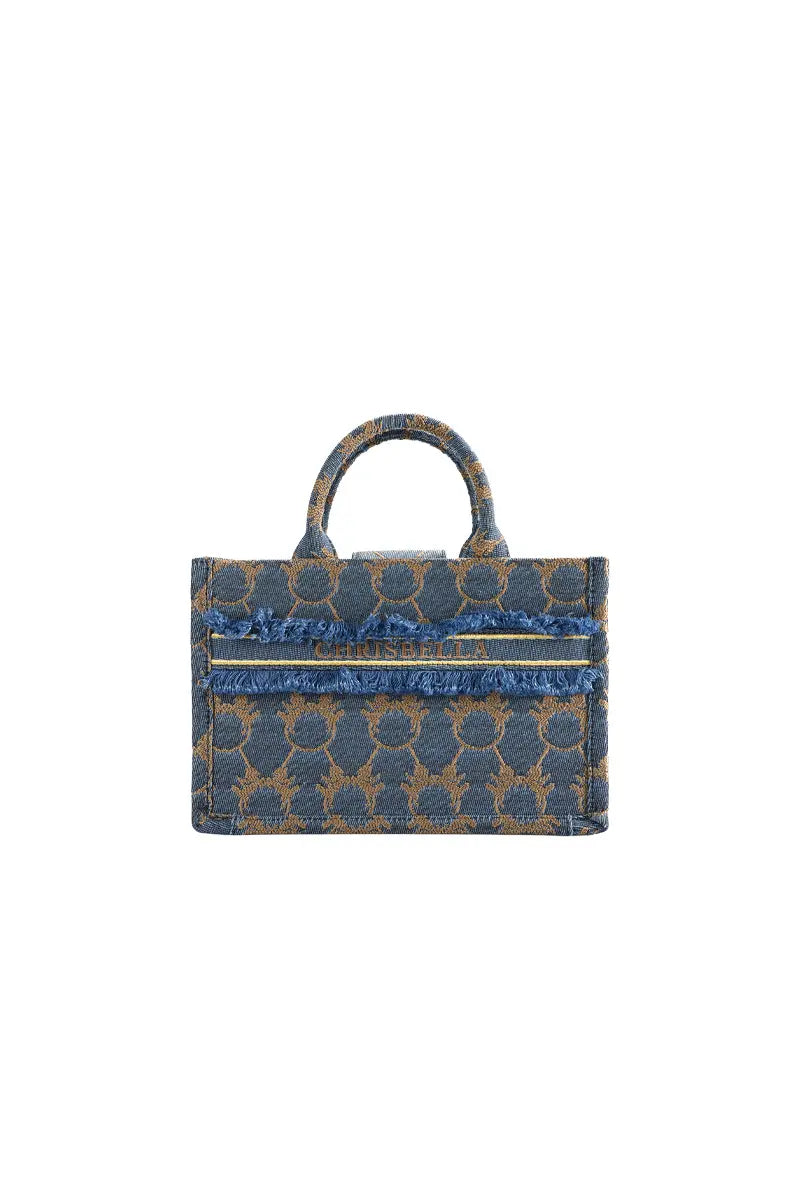 Gracefully Styled Bag for Any Occasion