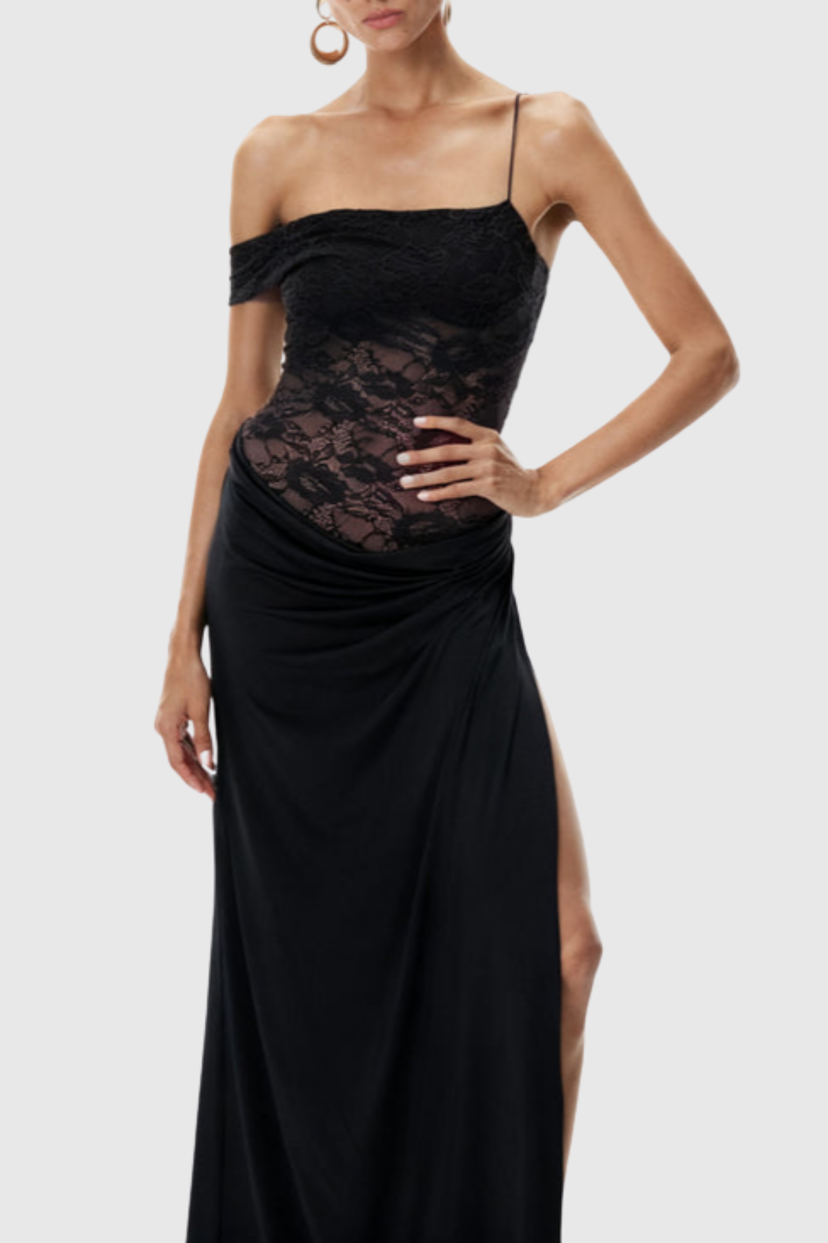 Well Tailored Dress with a Graceful Silhouette