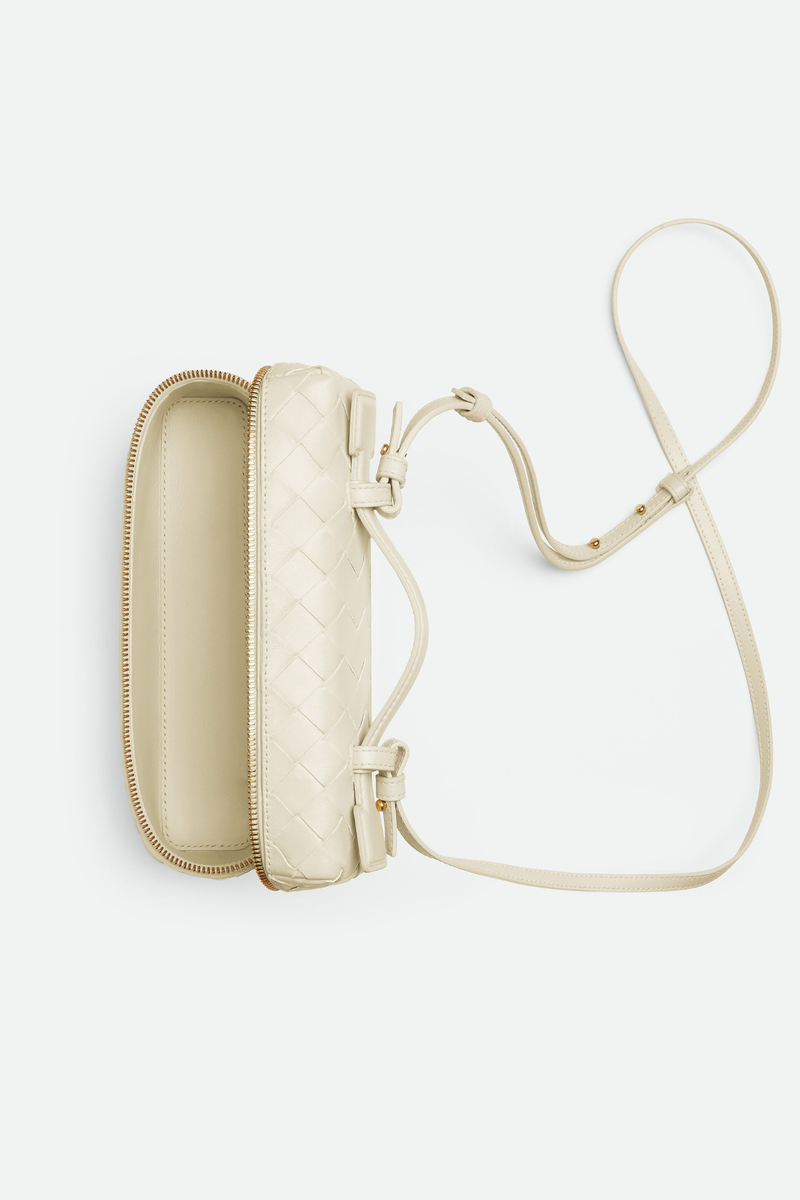 Classic Vintage Bag with a Flattering Fit