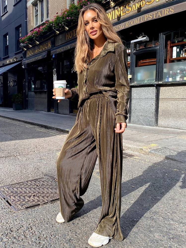 Classic Vintage Cardigan with a Flattering Fit