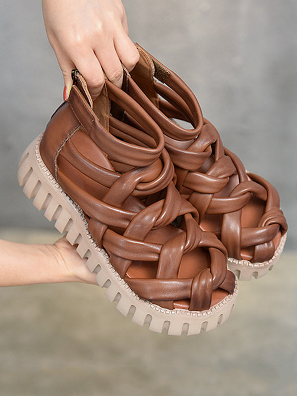 Effortlessly Elegant Sandals with a Timeless Design