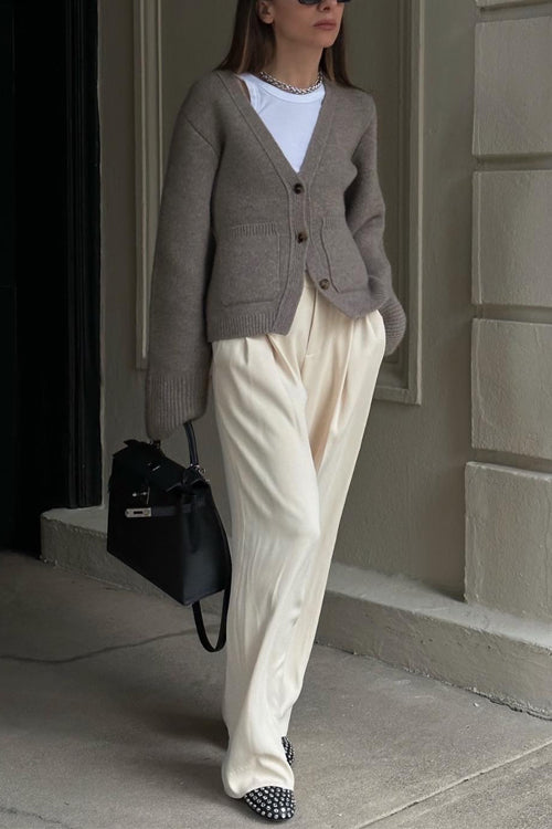 Well Tailored Cardigan with a Graceful Silhouette
