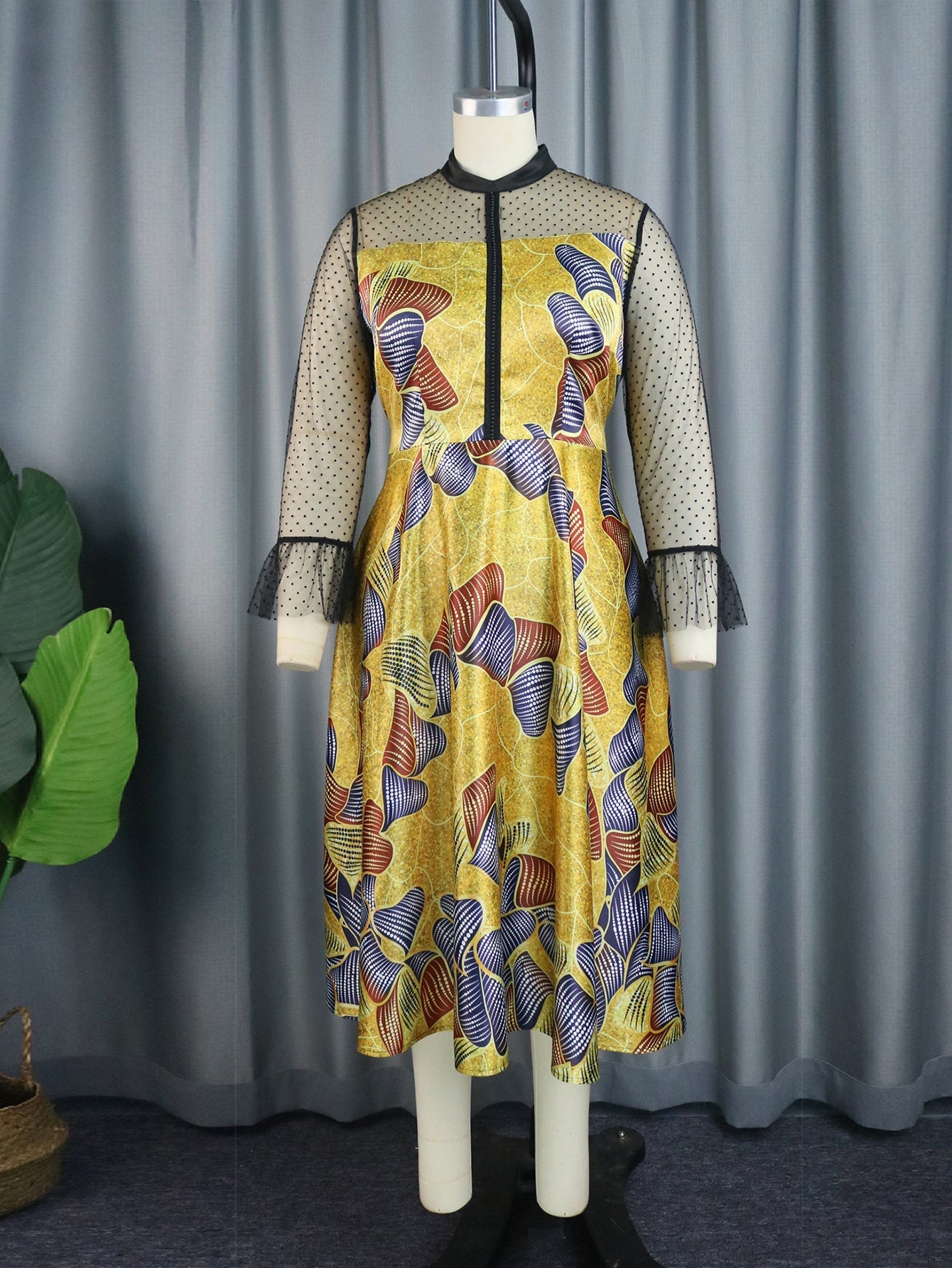 Classic Vintage Dress with a Flattering Fit