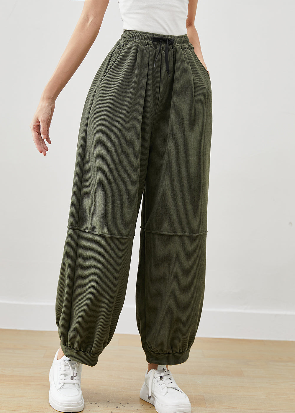 Elegantly Styled Pants for Everyday Wear