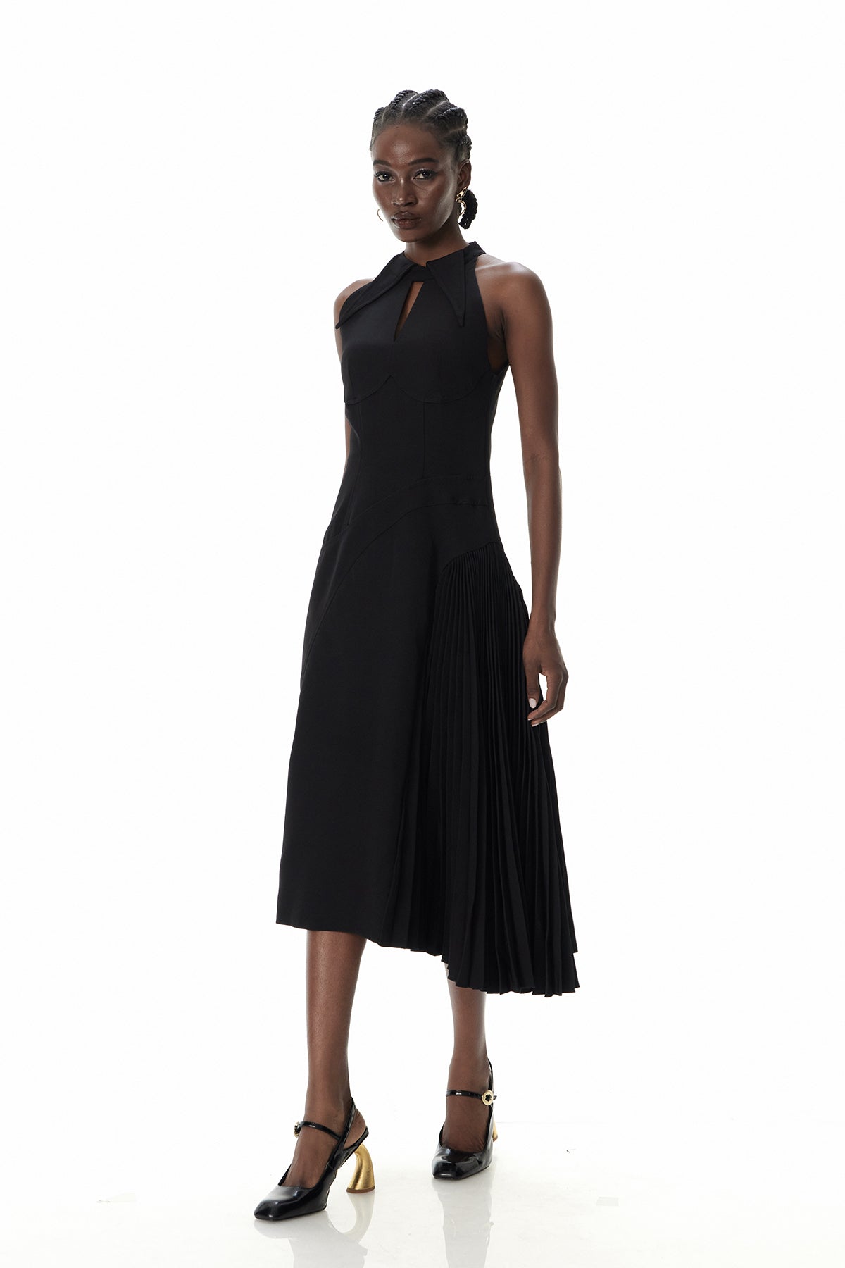 Gracefully Styled Dress for Any Occasion