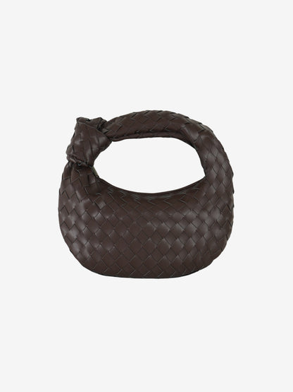 Well Tailored Bag with a Graceful Silhouette