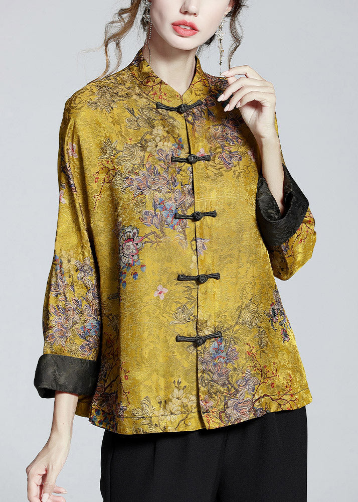 A Vintage Style Coat with Delicate Timeless Details