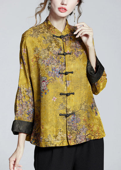 A Vintage Style Coat with Delicate Timeless Details