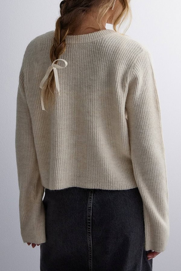 Effortlessly Elegant Cardigan with a Timeless Design