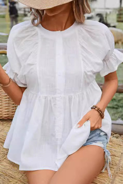 Well Tailored Blouse with a Graceful Silhouette