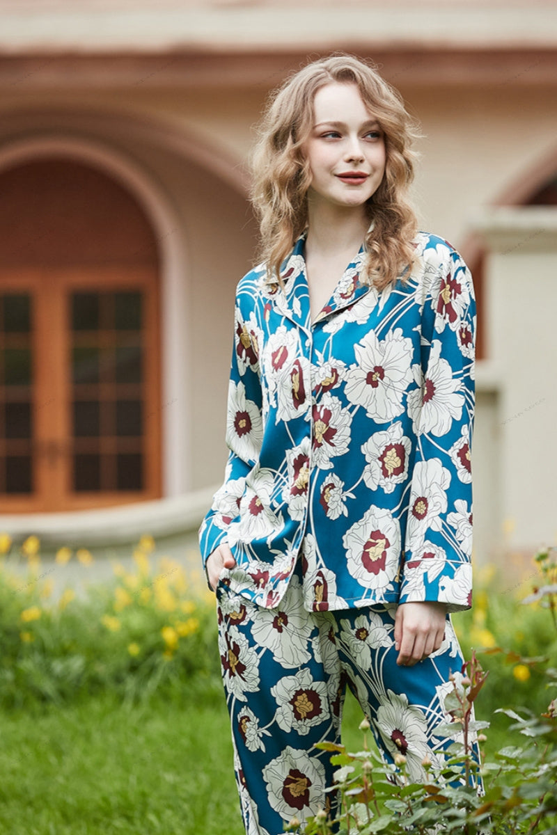Classic Vintage Garment with a Flattering Fit