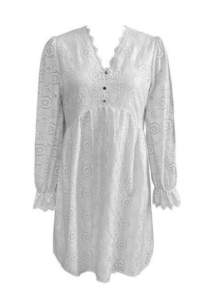 Well Tailored Dress with a Graceful Silhouette