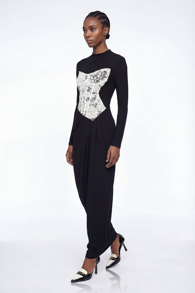 Gracefully Styled Dress for Any Occasion