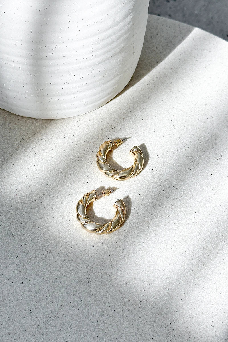 Sophisticated Garment with a Clean Classic Look
