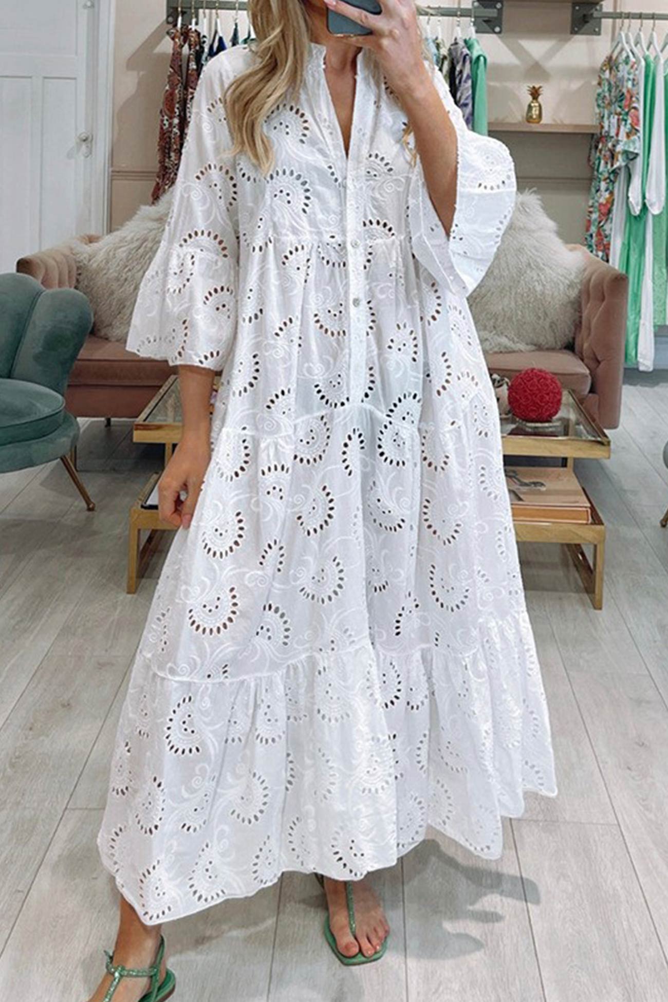 Classic Vintage Dress with a Flattering Fit