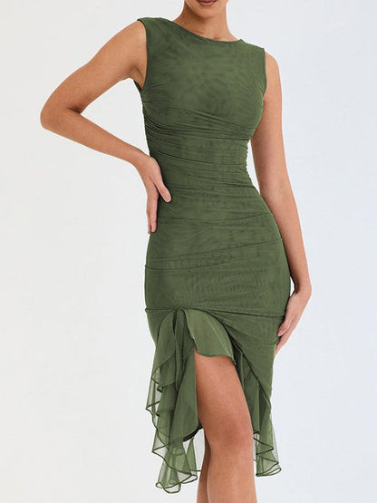 Well Tailored Dress with a Graceful Silhouette