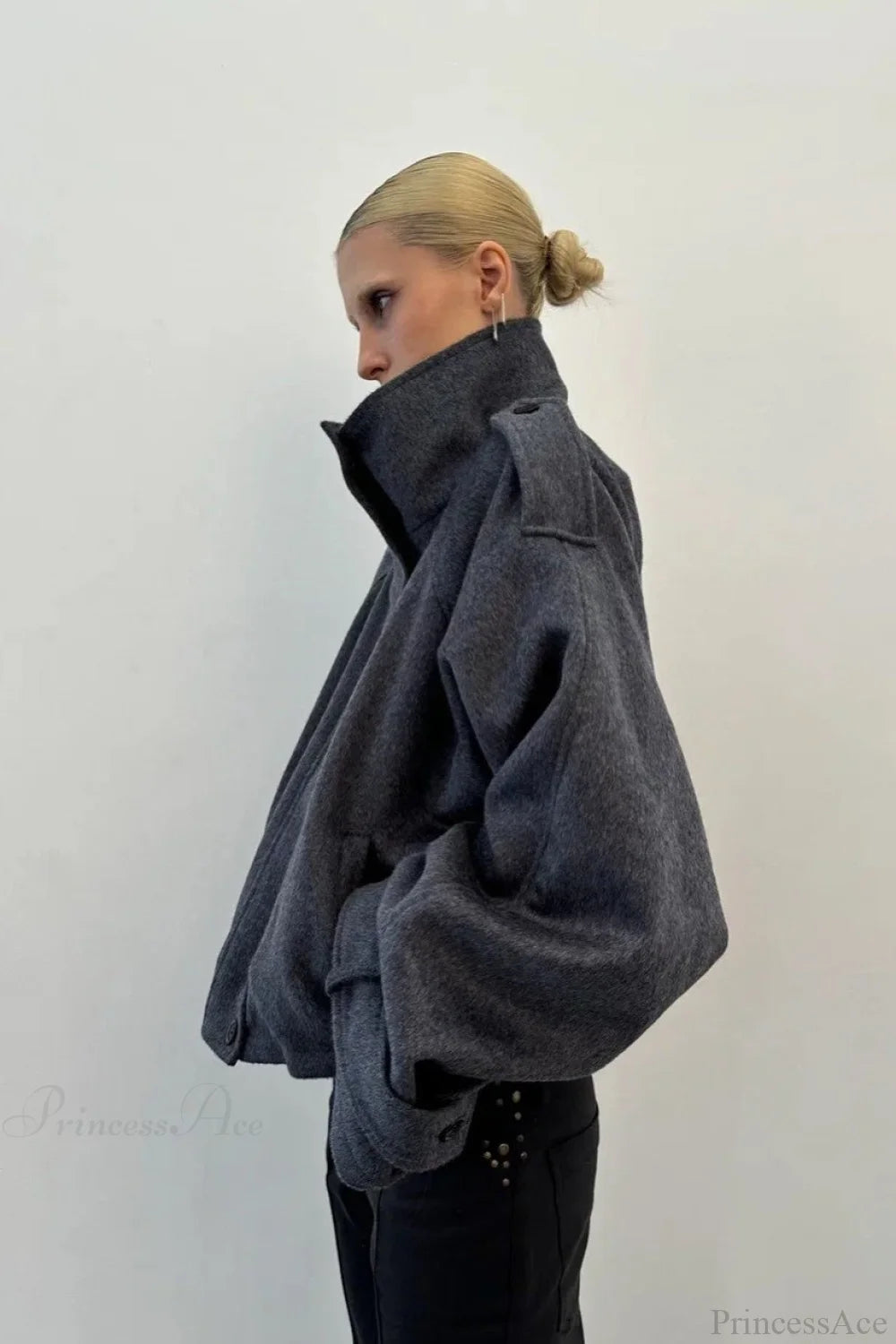 Beautifully Finished Coat in a Timeless Design