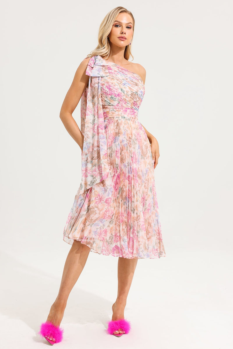 Well Tailored Dress with a Graceful Silhouette