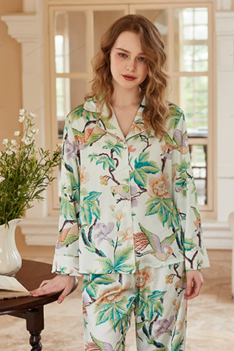 Well Tailored Garment with a Graceful Silhouette