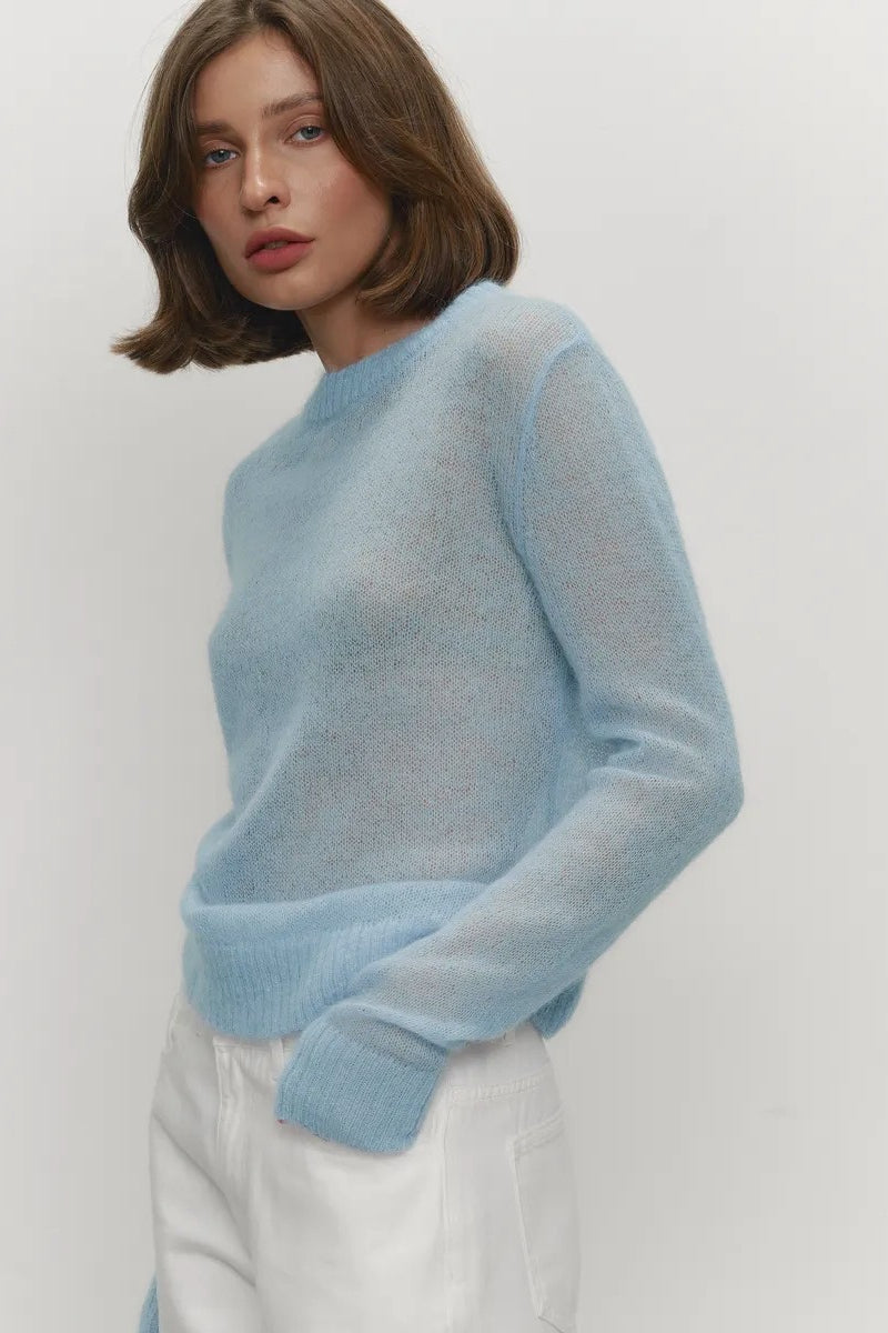 Polished Top with an Effortless Classic Look