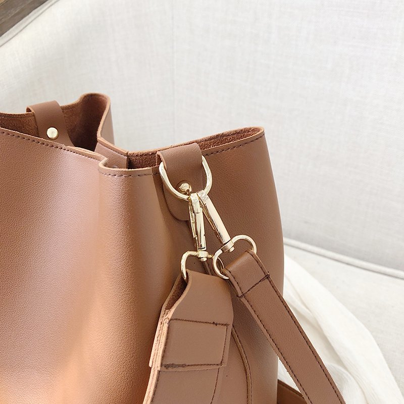 Polished Bag with an Effortless Classic Look