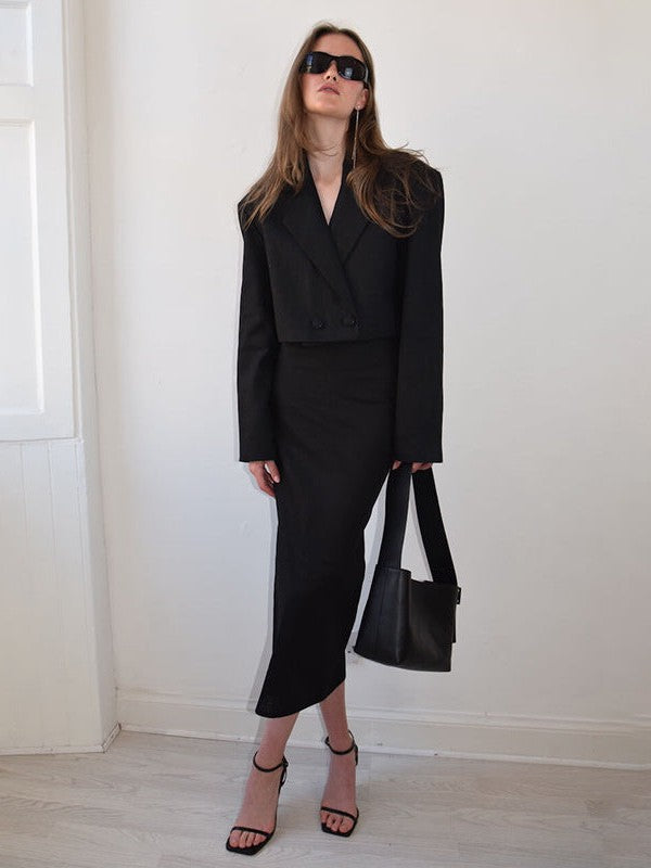 Effortlessly Elegant Garment with a Timeless Design