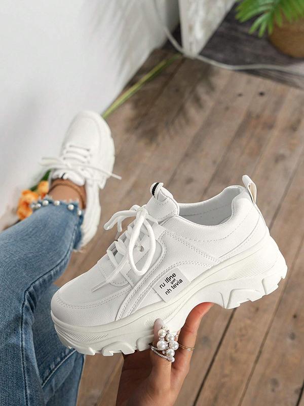 Well Tailored Shoes with a Graceful Silhouette