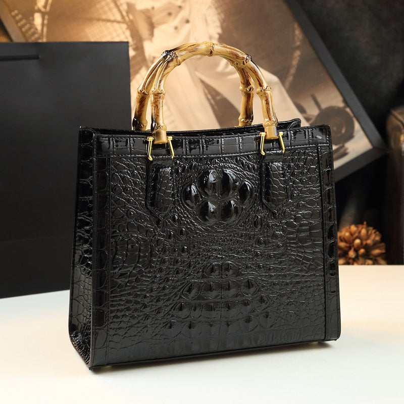Classic Vintage Bag with a Flattering Fit