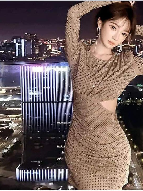 Gracefully Styled Dress for Any Occasion