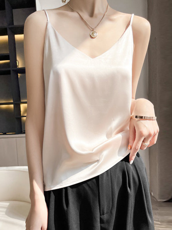 Well Tailored Top with a Graceful Silhouette