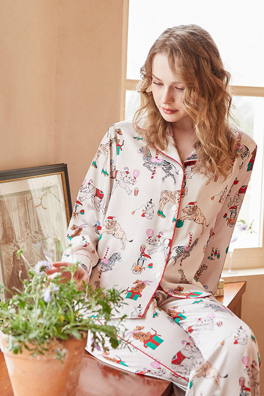 Effortlessly Elegant Garment with a Timeless Design