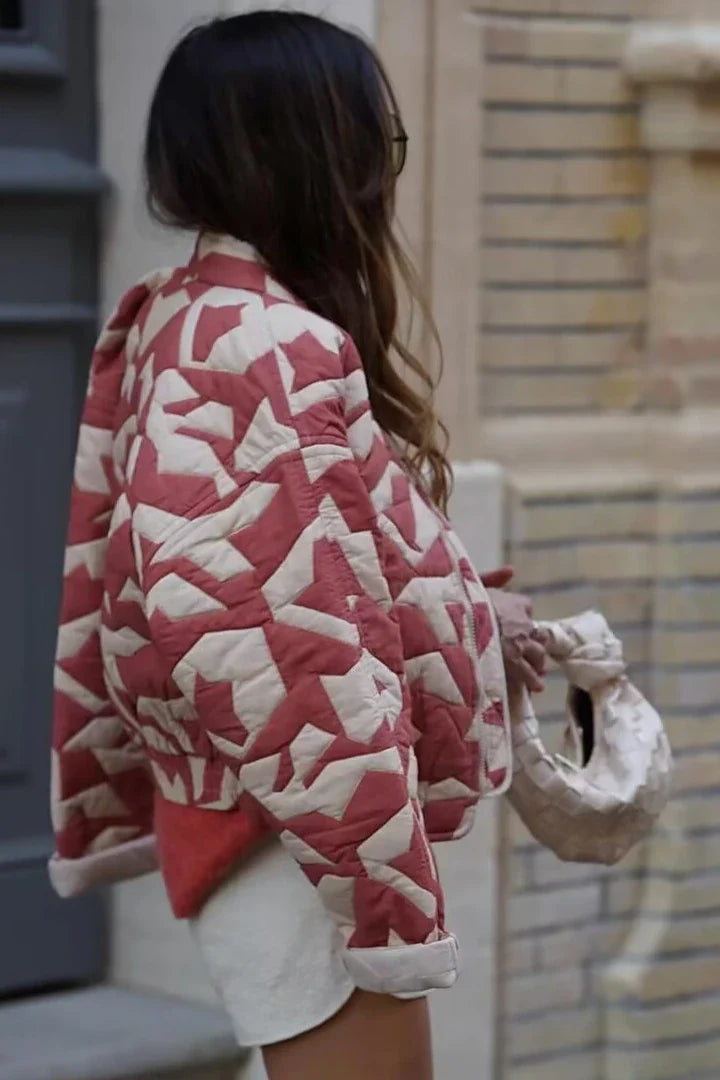 Well Tailored Jacket with a Graceful Silhouette