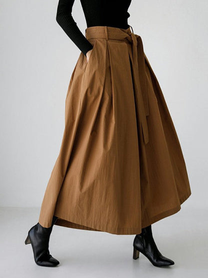 Effortlessly Elegant Pants with a Timeless Design