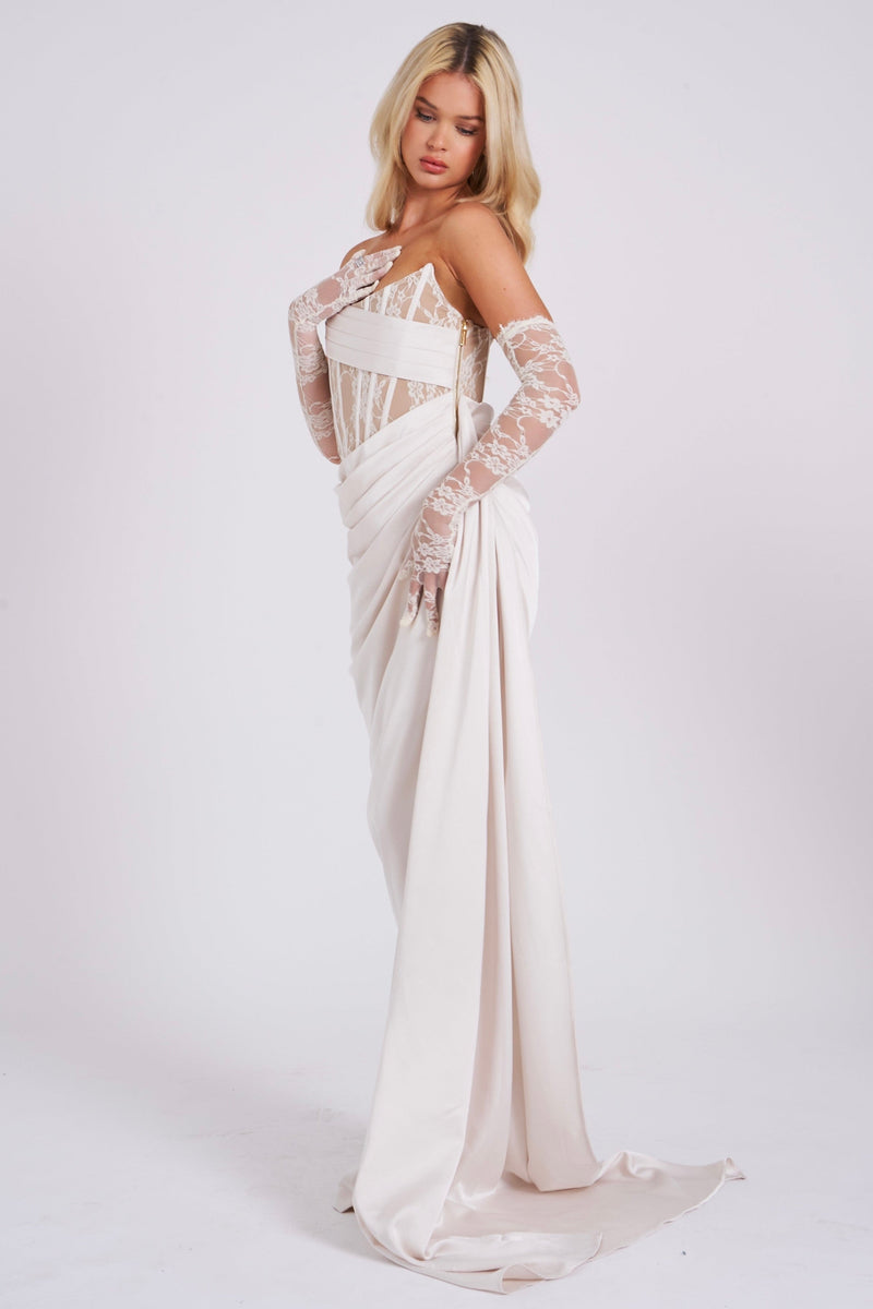 Beautifully Crafted Dress in a Classic Style