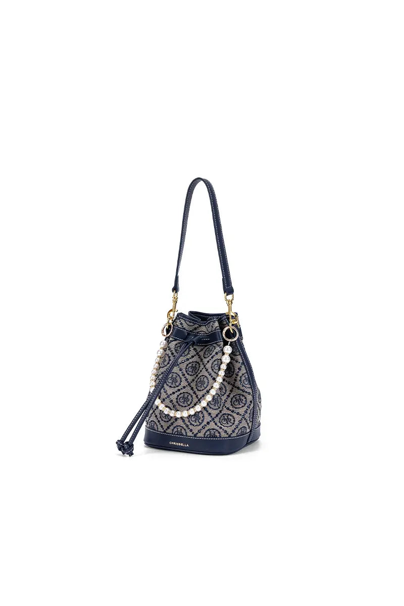 Beautifully Finished Bag in a Timeless Design