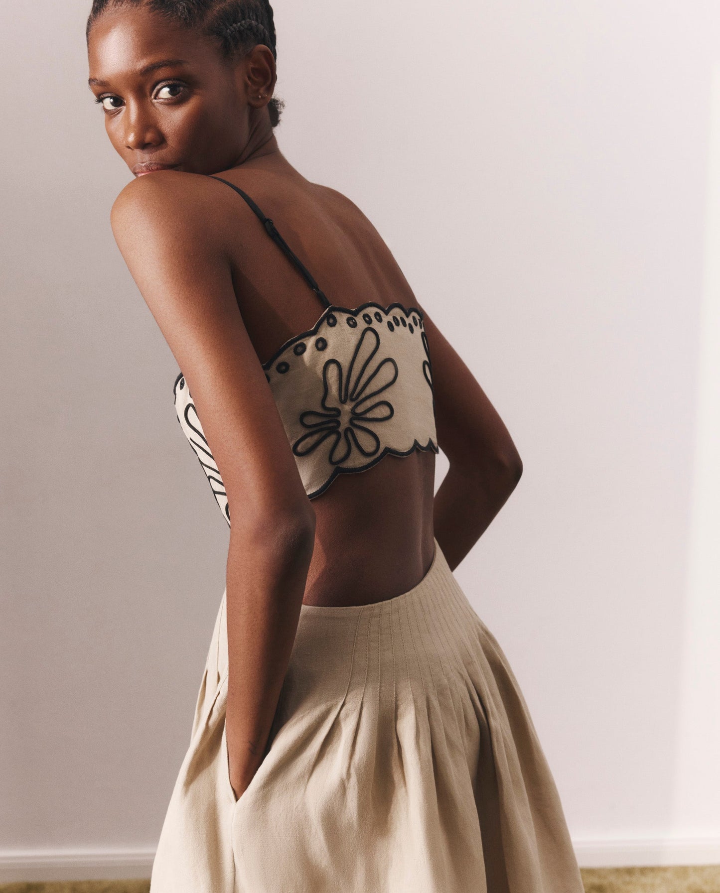 Beautifully Finished Dress in a Timeless Design