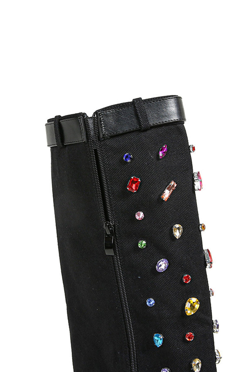 Effortlessly Elegant Boots with a Timeless Design