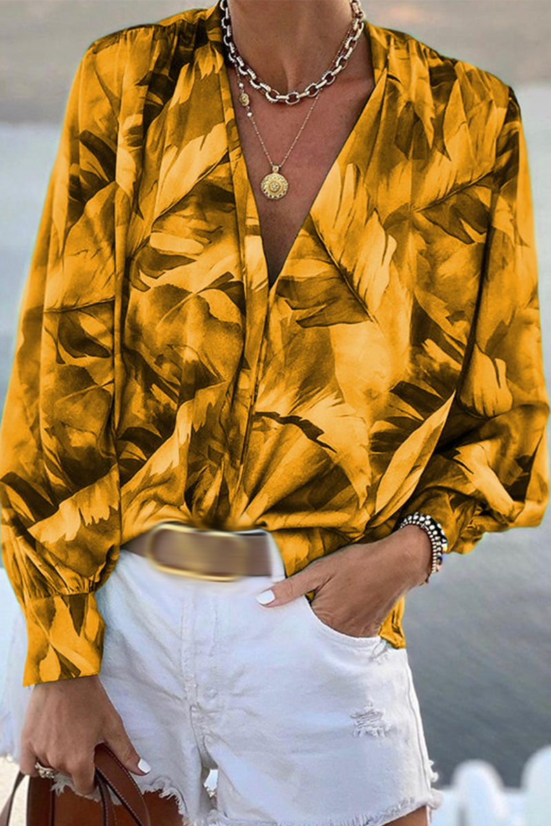 Effortlessly Elegant Blouse with a Timeless Design