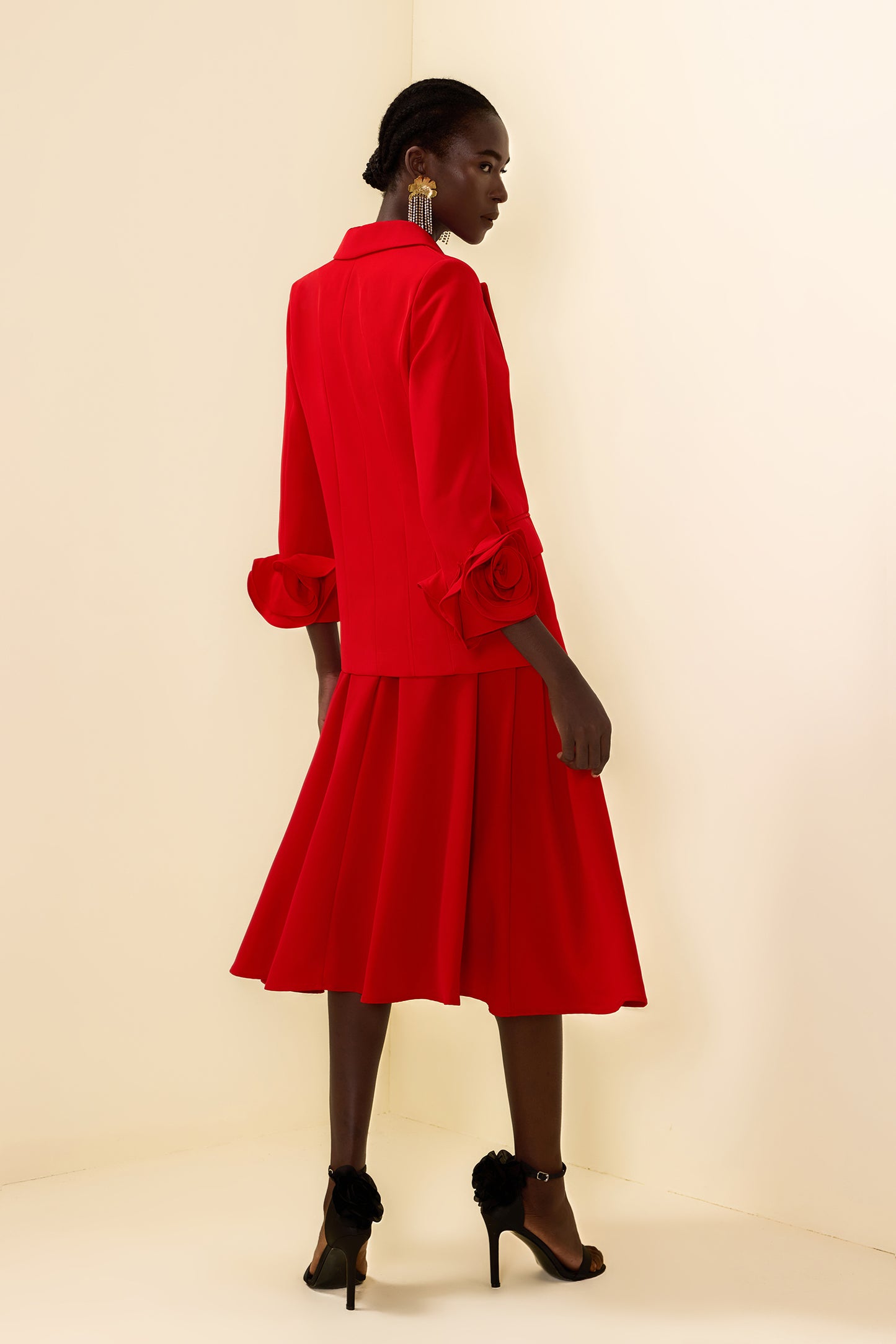 Effortlessly Elegant Garment with a Timeless Design